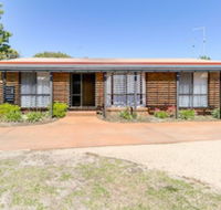 Lowes on the Lakes - Accommodation Sunshine Coast