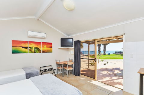 RAC Monkey Mia Dolphin Resort - Accommodation Sunshine Coast 6