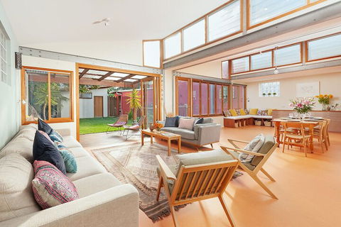 Sunny Family Beach House - Accommodation Sunshine Coast 2