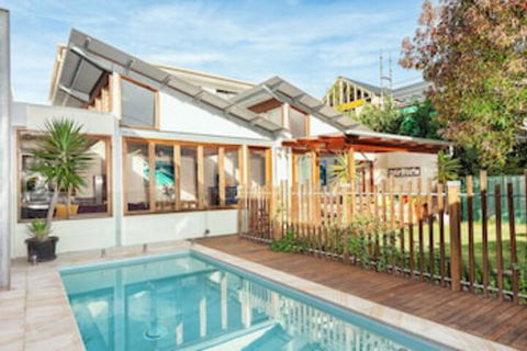Sunny Family Beach House - Accommodation Sunshine Coast 0