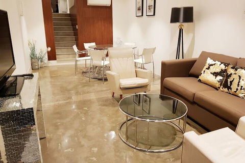 Darling Harbour Modern 2 Bedroom Terrace - Accommodation Sunshine Coast 6