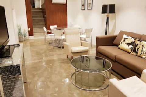Darling Harbour Modern 2 Bedroom Terrace - Accommodation Sunshine Coast 0