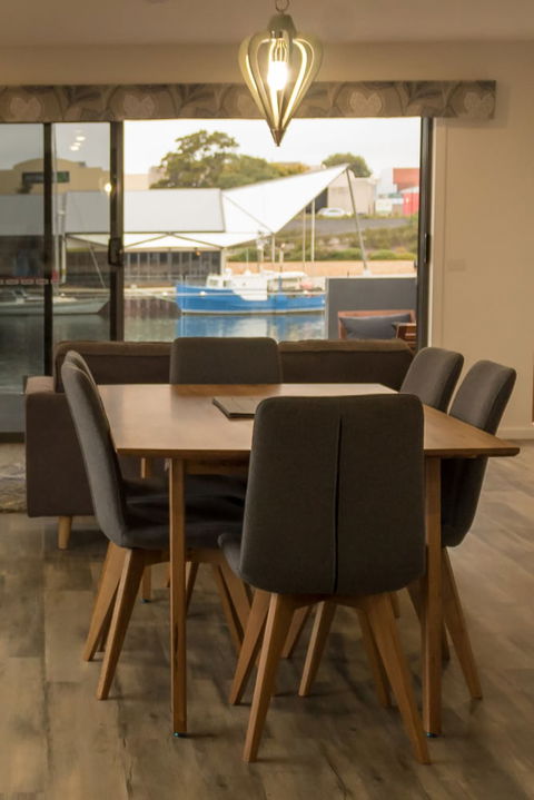 Ulverstone Waterfront Apartments - Accommodation Sunshine Coast 5