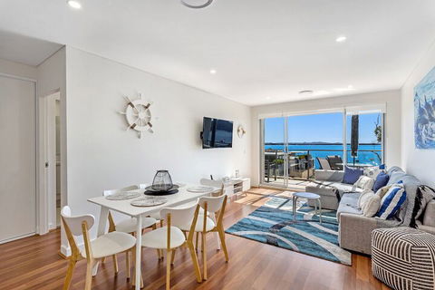 The Shoal Apartments Unit 504 / 4 8 Bullecourt Street - Accommodation Sunshine Coast 2