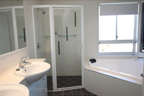 Deep Blue 14 - Accommodation Sunshine Coast 5