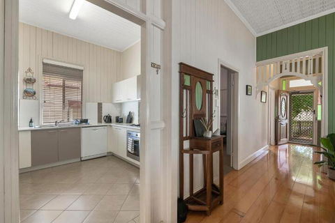 Ambiente Cottage Pet & Family Friendly - Accommodation Sunshine Coast 5