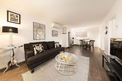 The Manhattan Central & Sophisticated - Accommodation Sunshine Coast 0