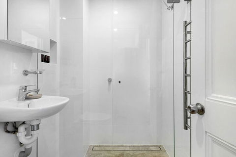 Coachhouse On The Beach - Accommodation Sunshine Coast 2