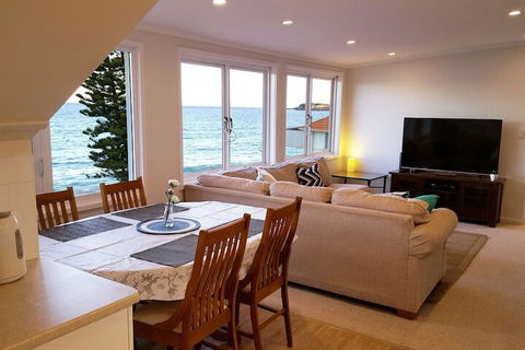 Coachhouse On The Beach - Accommodation Sunshine Coast 6