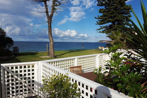 Coachhouse On The Beach - Accommodation Sunshine Coast 3