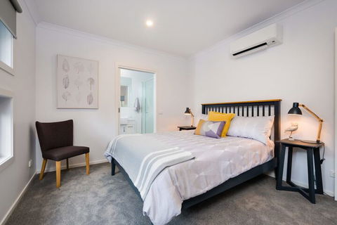 Albury Yalandra Apartment 1 - Accommodation Sunshine Coast 2