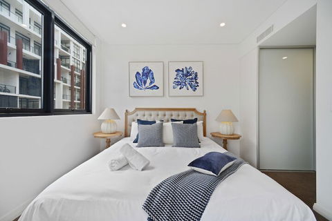 HomeHotel Waterside Luxury & New Residences - Accommodation Sunshine Coast 7