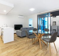 Sofun Apartment on Manning St - Accommodation Sunshine Coast