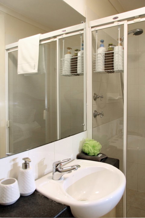 Adelaide CBD Apartment - 3BR, 2Bath & Carpark - Accommodation Sunshine Coast 2