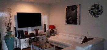 La Casa De Playa - Accommodation Sunshine Coast 4