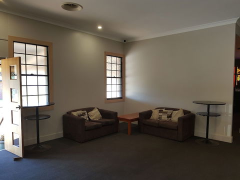 Lamington Hotel Motel - Accommodation Sunshine Coast 0