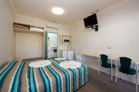 Lamington Hotel Motel - Accommodation Sunshine Coast 3