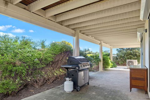 22 Broadbeach Drive - Accommodation Sunshine Coast 1