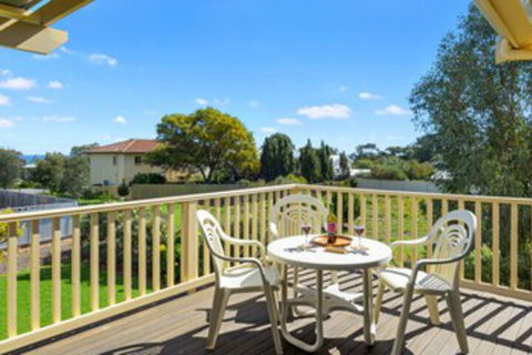 22 Broadbeach Drive - Accommodation Sunshine Coast 0