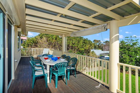 22 Broadbeach Drive - Accommodation Sunshine Coast 4