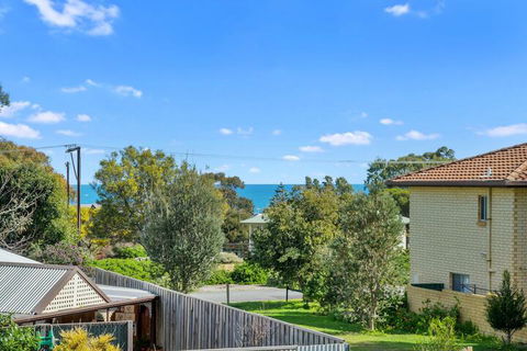 22 Broadbeach Drive - Accommodation Sunshine Coast 2