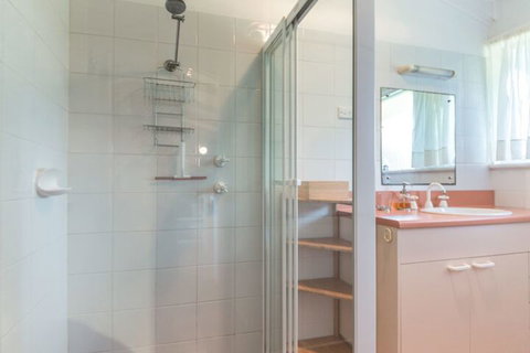 Socks N Sandals 34 Riverview Drive - Accommodation Sunshine Coast 5