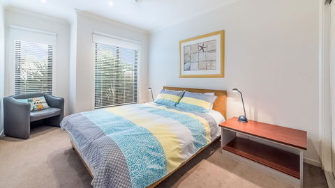 Oceans 11 Surfside Wifi & Foxtel PET Friendly - Accommodation Sunshine Coast 1