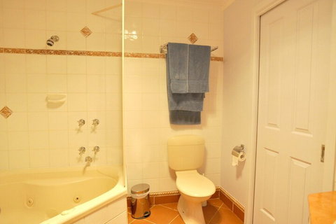 THE Sails 8 Linen Included Central Location - Accommodation Sunshine Coast 6