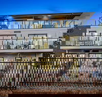 Manhattan Apartments - Notting Hill - Accommodation Sunshine Coast