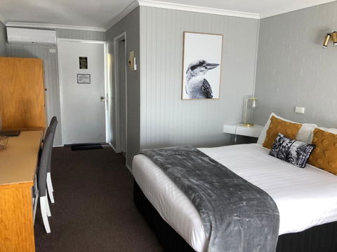 Country Roads Motor Inn - Accommodation Sunshine Coast 2