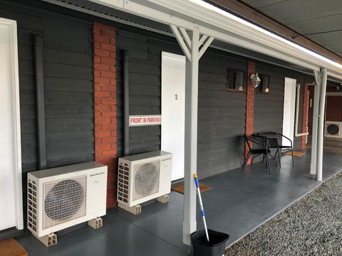 Country Roads Motor Inn - Accommodation Sunshine Coast 1