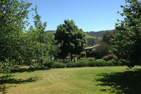 Yarraglen BnB - Accommodation Sunshine Coast 2