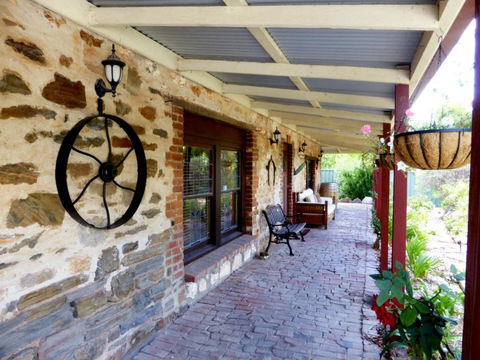 Barossa Barn Bed & Breakfast - Accommodation Sunshine Coast 3