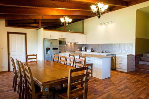 Minimbah Farm Cottages Family Farmstay Choose From 2 & 3 Bedroom Cottages & 6 Bedroom House - Accommodation Sunshine Coast 5