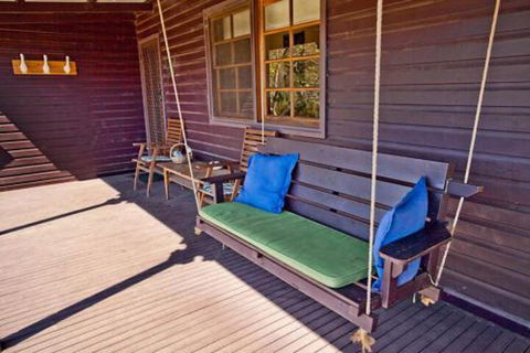 Minimbah Farm Cottages Family Farmstay Choose From 2 & 3 Bedroom Cottages & 6 Bedroom House - Accommodation Sunshine Coast 7