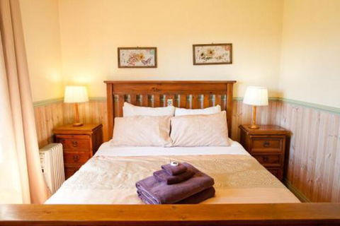 Minimbah Farm Cottages Family Farmstay Choose From 2 & 3 Bedroom Cottages & 6 Bedroom House - Accommodation Sunshine Coast 4
