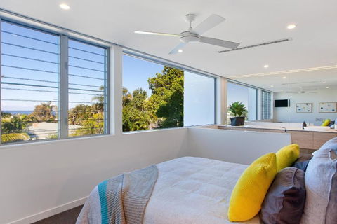 Blueys Beach House 5 Bedroom - Accommodation Sunshine Coast 2