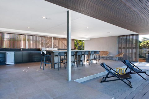 Blueys Beach House 5 Bedroom - Accommodation Sunshine Coast 1
