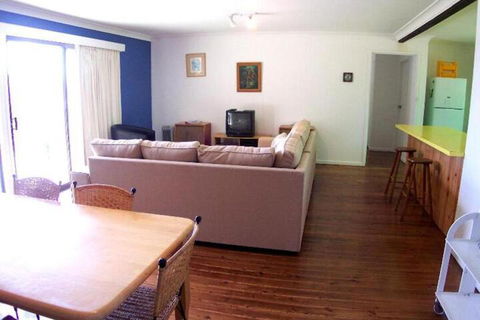 74 Ocean Parade - Accommodation Sunshine Coast 6