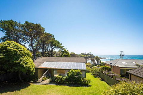 74 Ocean Parade - Accommodation Sunshine Coast 2