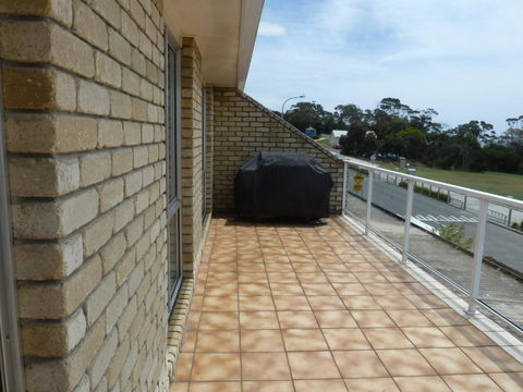 Central Luxury With Fabulous Views - Accommodation Sunshine Coast 4