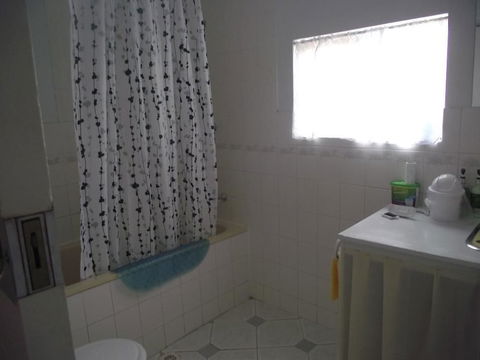 Aly's Cottage - Accommodation Sunshine Coast 4