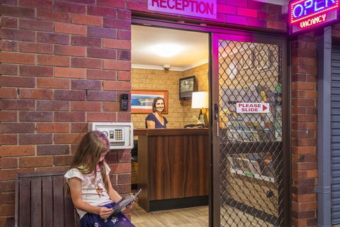 Coast Inn Motel - Accommodation Sunshine Coast 2