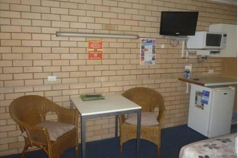 Twin Pines Motel - Accommodation Sunshine Coast 5