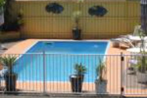Twin Pines Motel - Accommodation Sunshine Coast 0