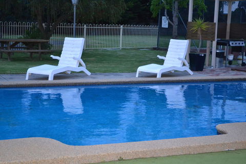 Frankston Motel - Accommodation Sunshine Coast 2