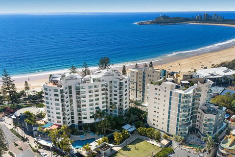 Peninsular Beachfront Resort - Accommodation Sunshine Coast 3