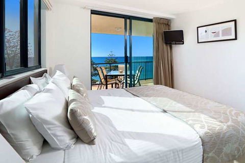 Peninsular Beachfront Resort - Accommodation Sunshine Coast 5