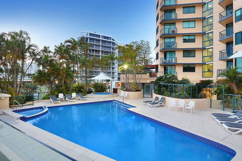 Peninsular Beachfront Resort - Accommodation Sunshine Coast 4