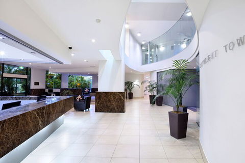 Peninsular Beachfront Resort - Accommodation Sunshine Coast 2